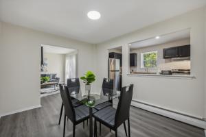 Pine Brook 410 I Pool Gym I Free Parking !