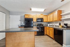 River West 104 I Modern & Elegant