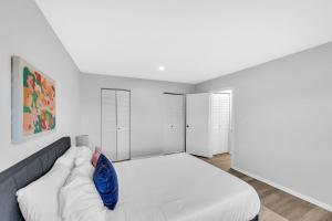 Pine Brook 817 I Corporate 1Br Apartment !