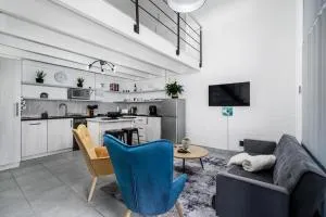 The Luxe Loft - Gelvandale