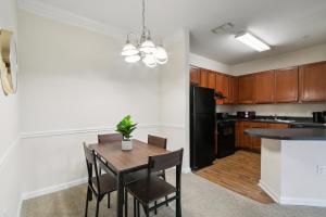 Verandas 1931I Serene Oasis W Modern Convenience