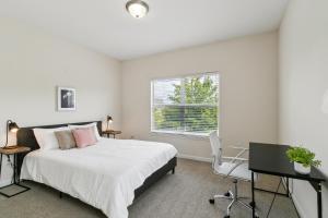 Verandas 1931I Serene Oasis W Modern Convenience