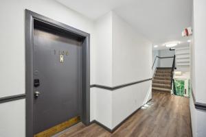 Pine Brook 1108 I Pool Gym I Free Parking !