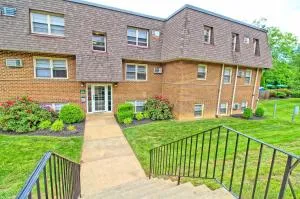 Pine Brook 618 I Cozy & Roomy I Gym & Pool - Ньюарк