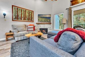 Carnelian Bay 2BR + Loft Near Beach & Trails