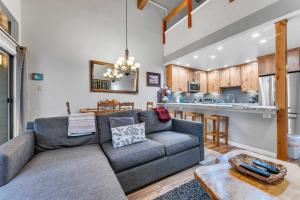 Carnelian Bay 2BR + Loft Near Beach & Trails