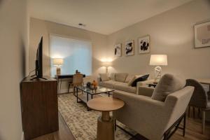 Landing at Hagert and York 1 Bedroom in East Kensington