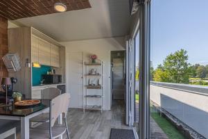 Rooftop Home With Whirlpool & Sauna - Happy Rentals