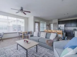 Landing at The Grayson - 2 Bedrooms in Cypressdale - Klein