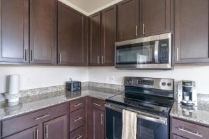 Landing at The Grayson - 2 Bedrooms in Cypressdale