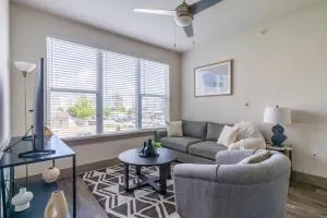 Landing at Enclave at Woodland Lakes - 1 Bedroom in The Woodlands - 兀兰