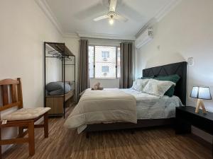 PO04- 1 Quarto ao lado Shop. Atlântico c Garagem