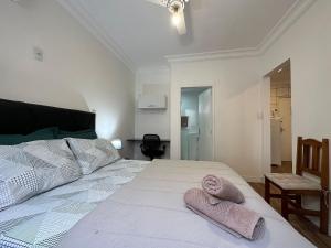 PO04- 1 Quarto ao lado Shop. Atlântico c Garagem