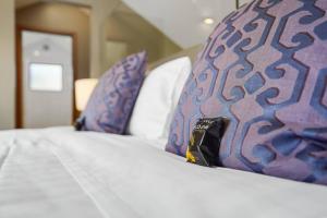 *** LAKE VILLA 457 ***