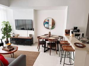 Modern City Condo El Millon