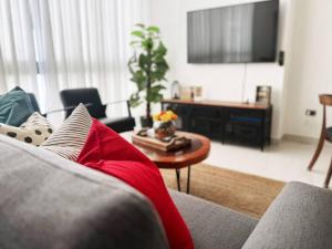 Modern City Condo El Millon