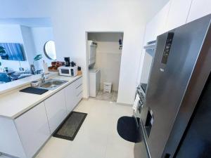 Modern City Condo El Millon