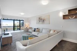 Parnell Vista 2BR Apartment with Seaview - 奥克兰