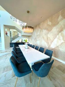 Panorama Valley View Estate