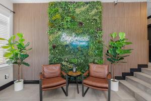 Baybreeze Apartments by Lowkl