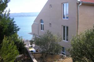 Apartments with a parking space Duce, Omis - 4663 