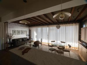 Melancholy Hill Sprawling Views of Endless Summer