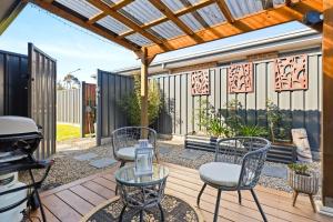 The Bayswood Retreat on Moona Creek by Experience Jervis Bay