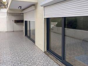 Jardín privado para familias y trabajo