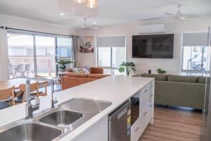 Hooked On Agnes - Agnes Water