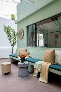 Combo Marrakesh house kesh · Duplex, 2 joint houses.10Br, 7.5 bath, 22 guest