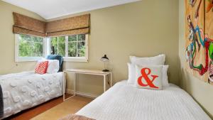 A Ray of Sunshine - Manly Holiday Home