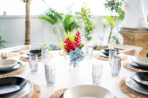 Didori Art Villa - serene view of green and sunset