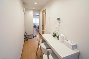 ＠Home天下茶屋2F〜駅まで徒歩5分・最大6人・グループ旅行最適＊浴室＋トイレ＋洗面所＊2