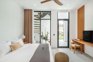 Aquamarine Tanah Barak