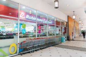 Cubao Manhattan Heights Residential Condo TA4N - Low Floor Studio with Pool & Balcony, 5 Mins Walk to Gateway Mall & Araneta Coliseum LRT MRT Cubao Quezon City - Staycations by SMS