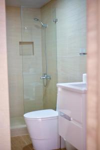 EstudioPriv JuanDolio-2Bds-1Br-3Px-WiFi-SeaView-FullKitchen