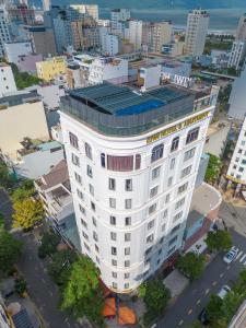 Kiwi Beachside Hotel & Cafe Da Nang