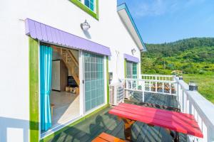 Goseong Hatsal Gadeuk Pension