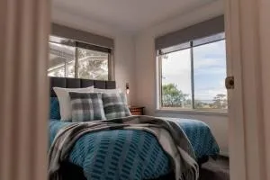 Tides & Tails - Pet Friendly - Beaumaris Tasmania