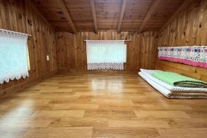 Jeju neulpureon house