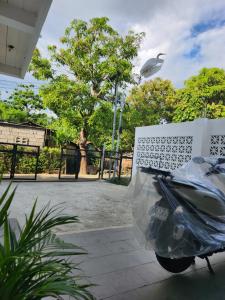 ASHBURNS TRANSIENT Bauang LA UNION- SELF CHECK-IN, MOTORCYCLE PARKING ONLY