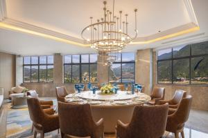 충칭 / 중경 Home2 by Hilton Chongqing Wushan 4성급 호텔 로비