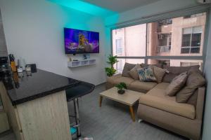 3BR AC LUXURY APARTMENT CLOSE TO THE AIRPORT Beach & THE HISTORIC CENTER