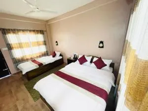 Tree Tops Retreat B&B - Sauraha