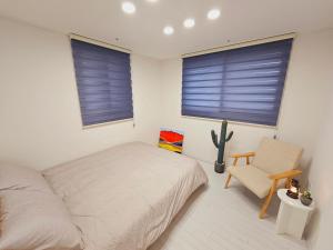 Seoul Hwaogok large three bedroom - 10mins to Gimpo Airport