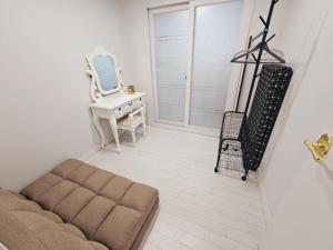Seoul Hwaogok large three bedroom - 10mins to Gimpo Airport
