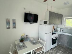 Apartments Sun 4 You - One Bedroom Apartment with Terrace and Sea View Apartment 1