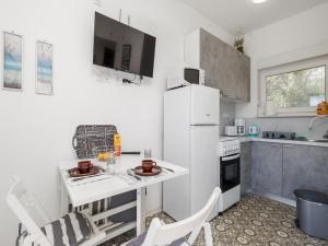 Apartments Sun 4 You - One Bedroom Apartment with Terrace and Sea View Apartment 1