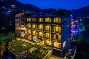 The Spruce Mansion - Jagatsukh