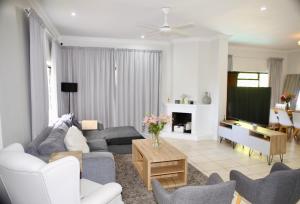 Salt Rock Beach Retreat with Private pool